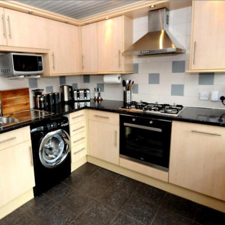 Cheerful One Bedroom Cottage With Parking Space. Glasgow Bagian luar foto