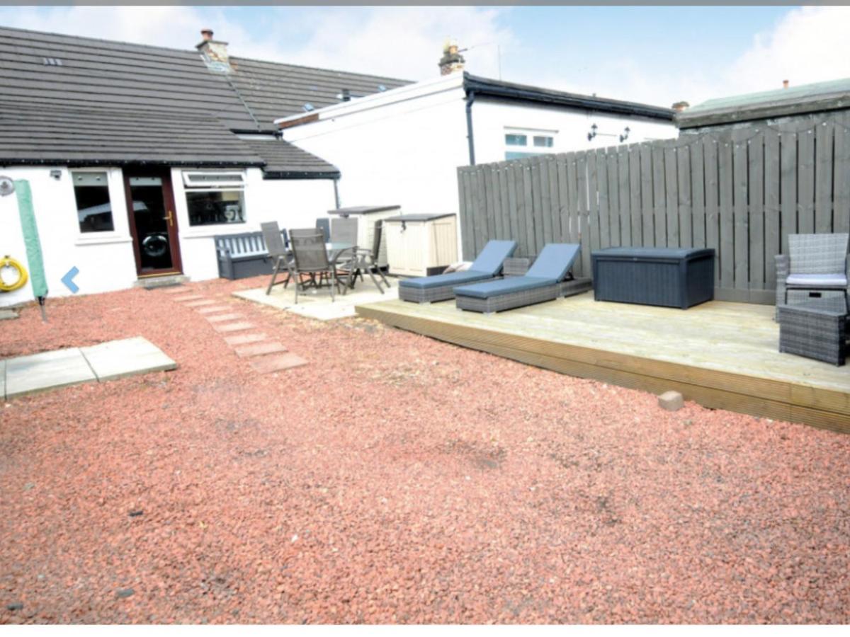 Cheerful One Bedroom Cottage With Parking Space. Glasgow Bagian luar foto