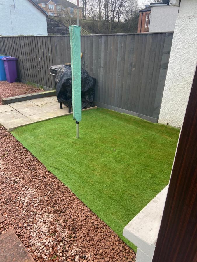 Cheerful One Bedroom Cottage With Parking Space. Glasgow Bagian luar foto